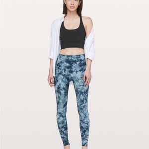 lululemon athletica Wunder Under High Rise 7/8 Blue Tie-Dye Leggings - Size 6